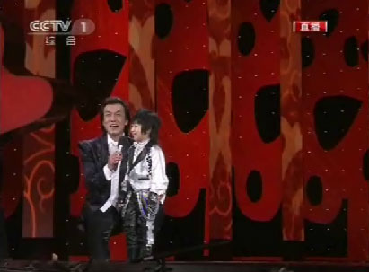 李咏与小演员互动