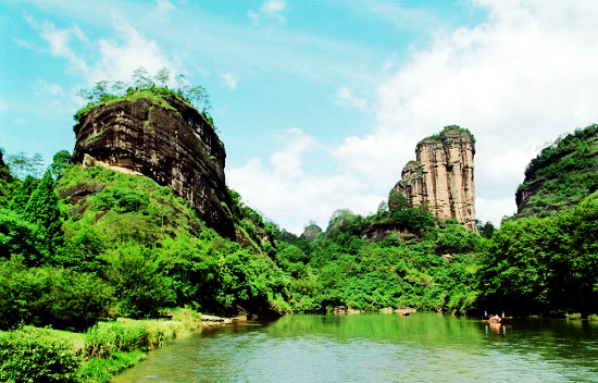 旅途中的激情　夏季恋爱蜜月避暑胜地（旅途中的秘密歌词完整版）