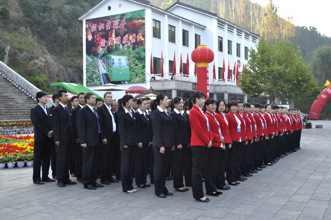 ���ڶ�������������ʽ��ף���63�껪��