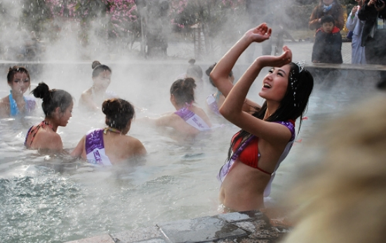 秋雨来袭气温骤降 深秋“泡汤”八项注意（秋天泡温泉需要准备哪些东西）