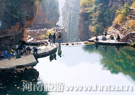 高考学子万仙山免费游（高考旗开得胜走向辉煌）