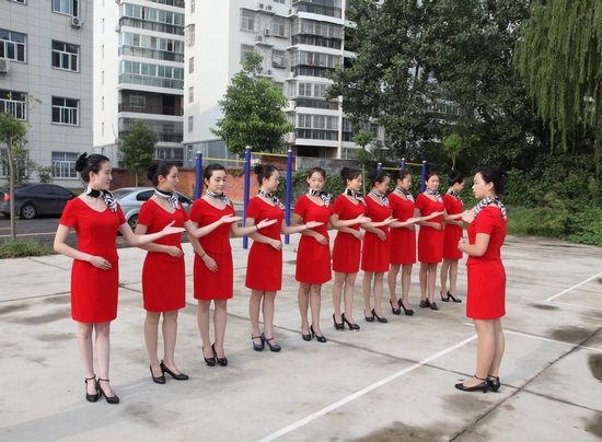 驻马店市2014中国“农洽会”形象讲解员亮相