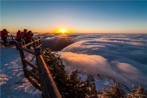 用一场旅行告别2018，就去老君山！