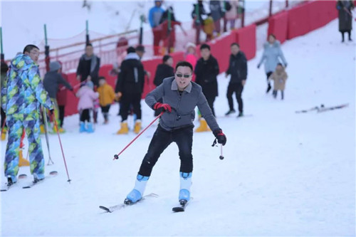 海拔1600米！洛阳白云山滑雪场12月15日银装迎宾