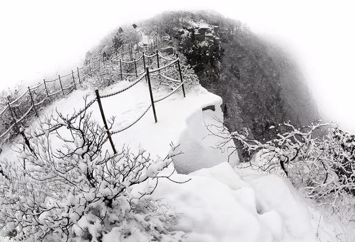 青天河迎来今冬初雪，带你追寻向往的冬季雪景