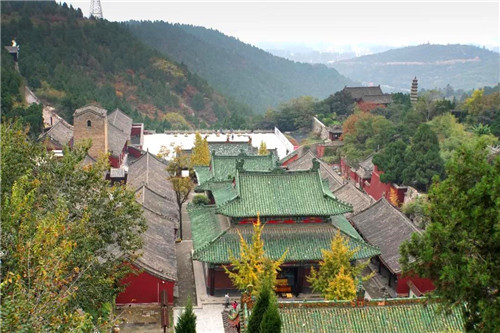 【冬游河南】探秘青天河，了解月山寺“错”字背后的故事（青天河观音像摩崖碑在哪）