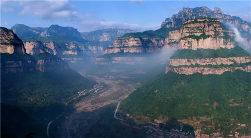 春游太行大峡谷，挑战亚洲最高摩天筒梯
