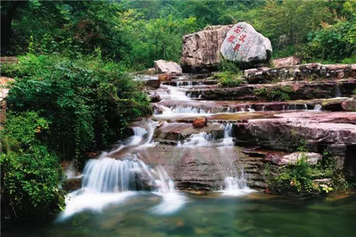 春游太行大峡谷，挑战亚洲最高摩天筒梯