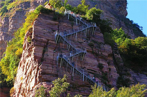 春游太行大峡谷，挑战亚洲最高摩天筒梯
