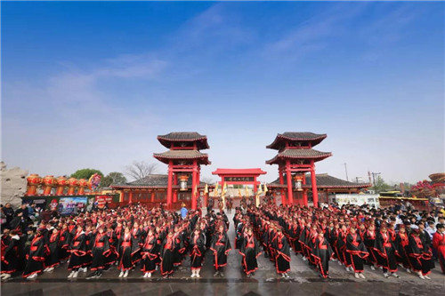 研学旅行在清园,千人共诵《满江红》(《满江红》经典诵读) 研学旅行在清园,千人共诵《满江红》(《满江红》经典诵读)