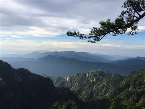 带着孩子去登山，爱的旅途白云巅！