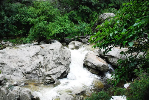 山水研学游,精选南召大宝天曼!(南召大宝天曼景区漂流) 山水研学游,精选南召大宝天曼!(南召大宝天曼景区漂流)