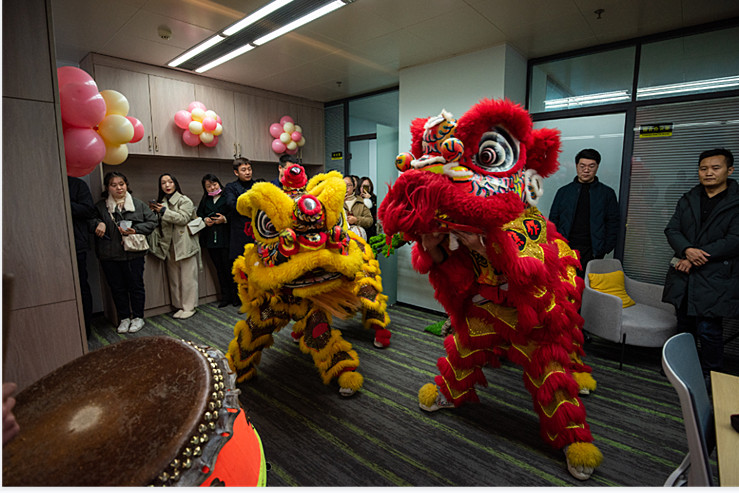 洛阳白云山郑州营销中心揭牌成立了！