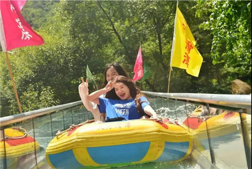 “度假天堂”变脸“童话世界”，“生态游乐园”变身“趣味动物园”，这个景区玩着很“嗨