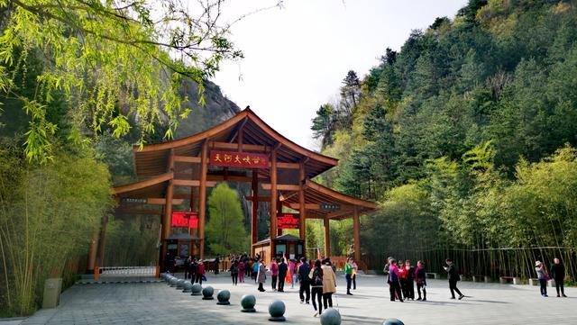 天河大峡谷:未雨绸缪防风险,应急演练保安全(天河大峡谷视频介绍) 天河大峡谷:未雨绸缪防风险,应急演练保安全(天河大峡谷视频介绍)