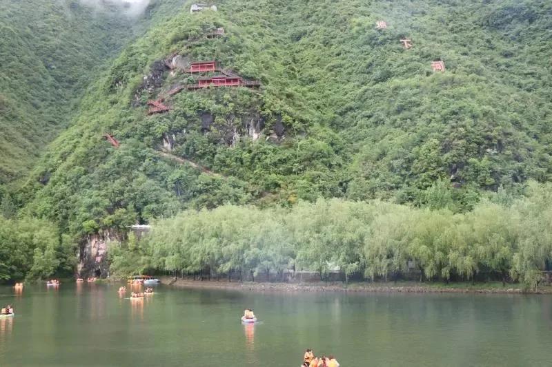 开启清凉的夏日时光，快来西峡漂流、玩水、摘火龙果吧！（夏日清凉的说说）