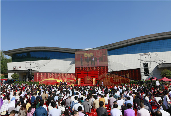 央视《喜上加喜》走进河南西峡,讲述扶贫爱情故事 央视《喜上加喜》走进河南西峡,讲述扶贫爱情故事