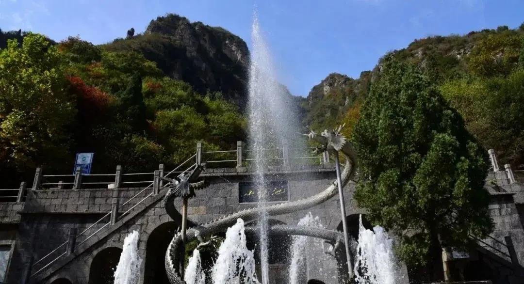 浮戏山里迎新年 话团圆