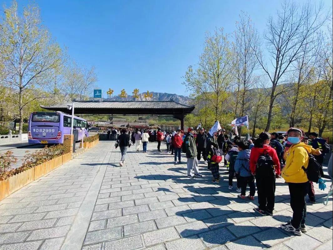 清明踏青季，嵩山景区迎来春游客流高峰