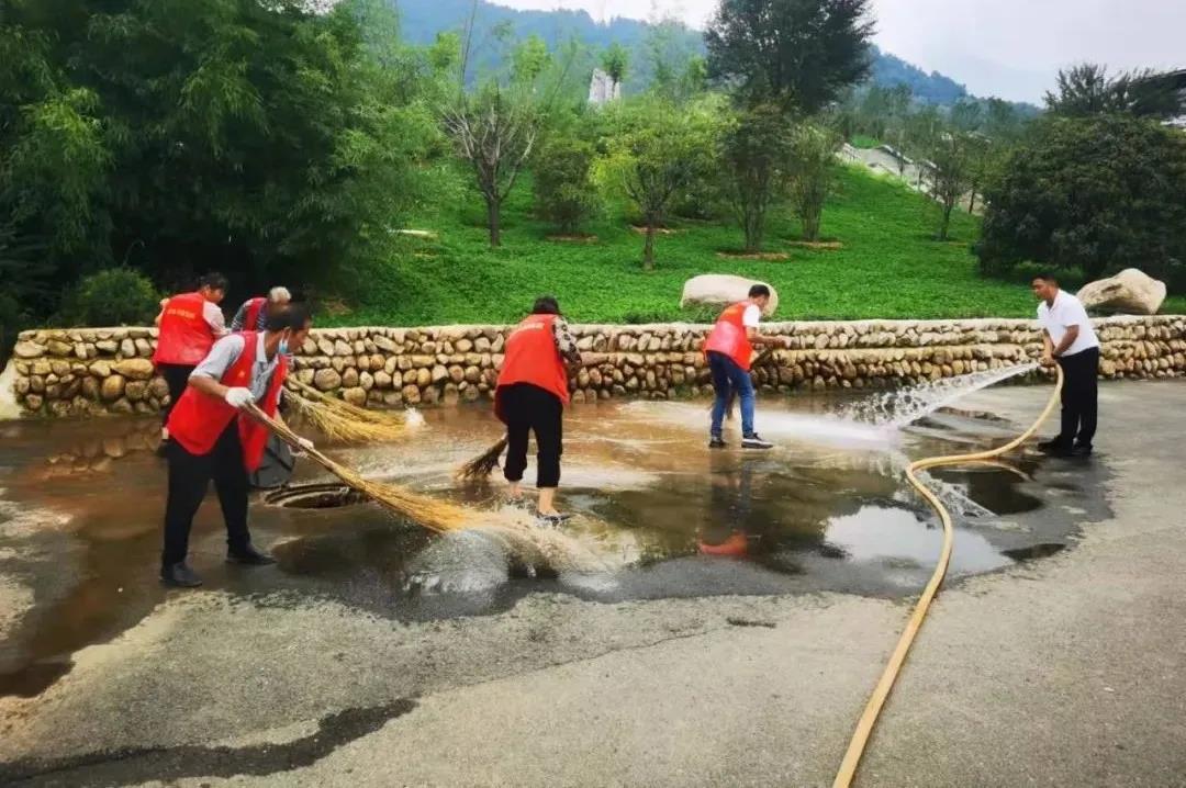 老君山积极应对强降雨，防汛抢险保安全！