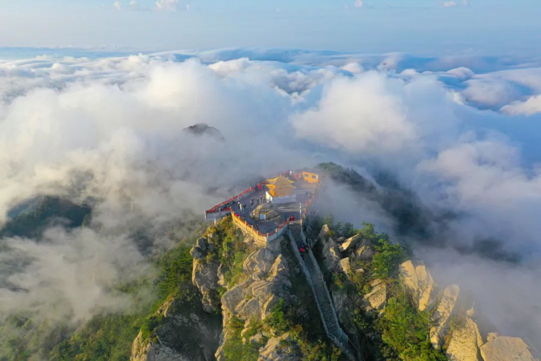 奔赴25℃的洛阳白云山 | 夏日拒绝emo指南（奔赴拼音是什么写）