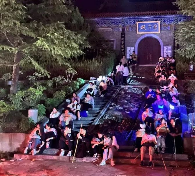 收藏丨夜爬老君山，保姆级攻略来了（老君山夜景攻略）