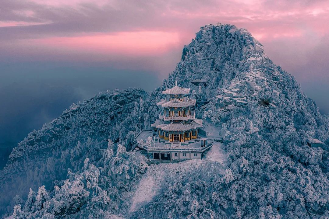 冬游白云山 | 赏雪山盛景，感受冰雪魅力！（白云和雪山）