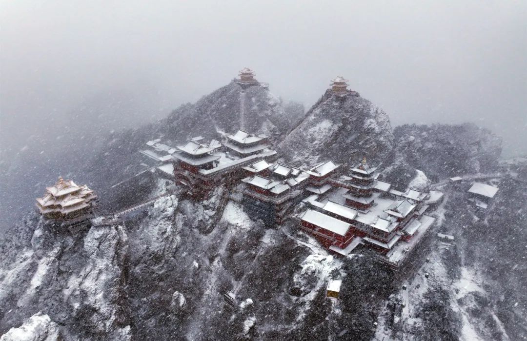 瑞雪兆丰年|元旦假日，老君山迎来2023年第一场雪（老君山下雪了吗?）