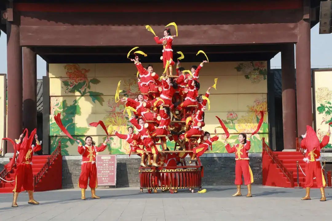 开封清明上河园：春节假期，接待游客近40万人次（开封清明上河园官网首页）
