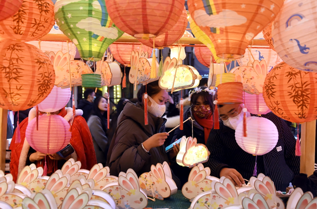 郑州：文旅春色倍还人（郑州文旅官网）