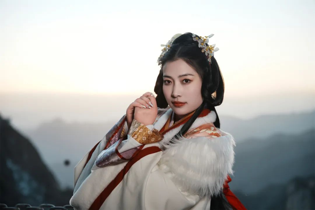 着汉服，赏美景，老君山这段穿越之旅等你来！（老君山旅游穿衣指南）