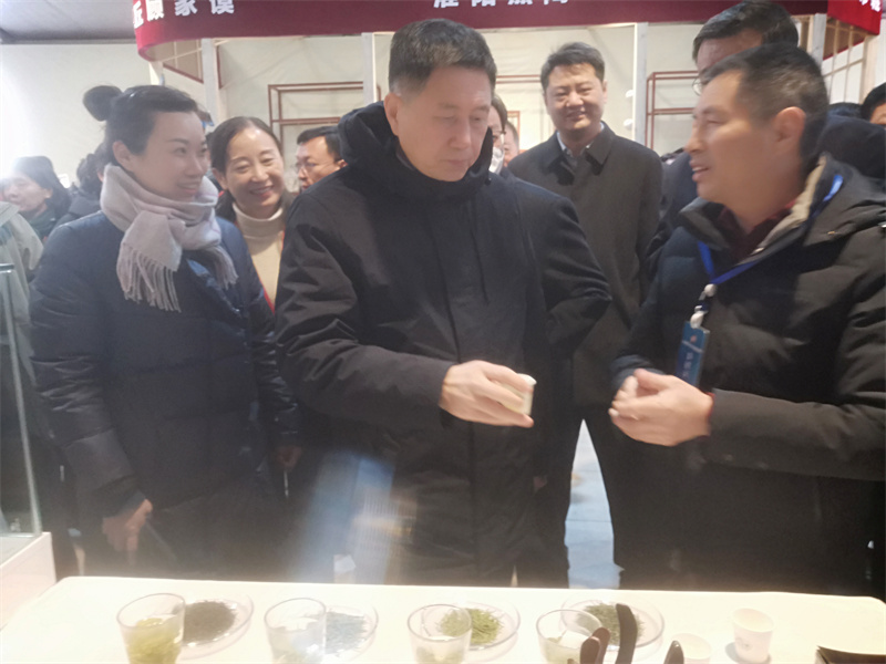 信阳非遗工坊“三剑客” 惊艳陈州古城（信阳非遗文化）