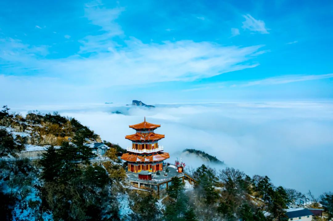 这里有一场日出云海，市区出发自驾3h直达！（日出云海景点）