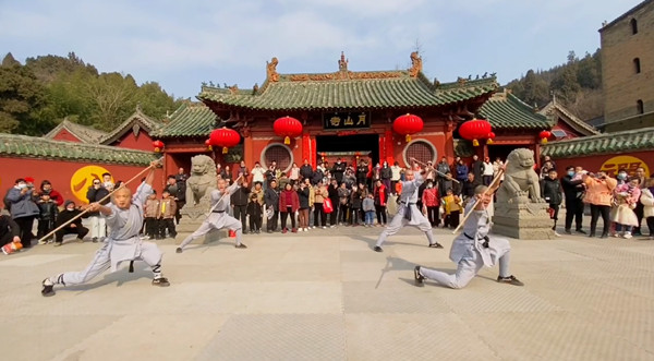 月山寺年味不断、热闹非凡！（月山寺里有什么景点好玩）