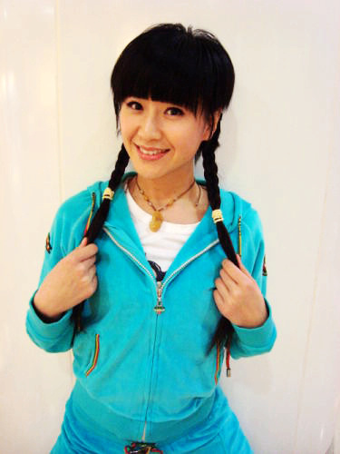 春晚《<em>吉祥三宝</em>》徐囡楠照片资料 - 河南旅游资